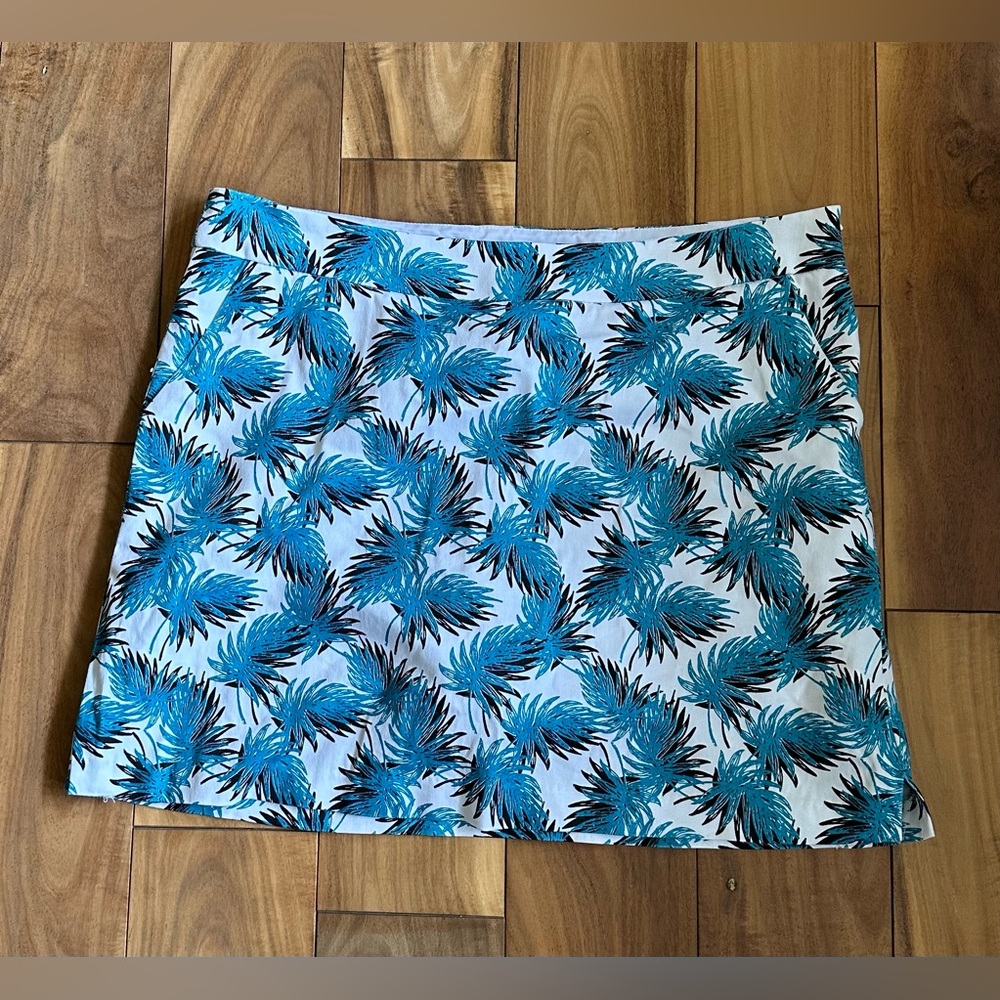 Haute Shot Golf skort, size 8. NWOT